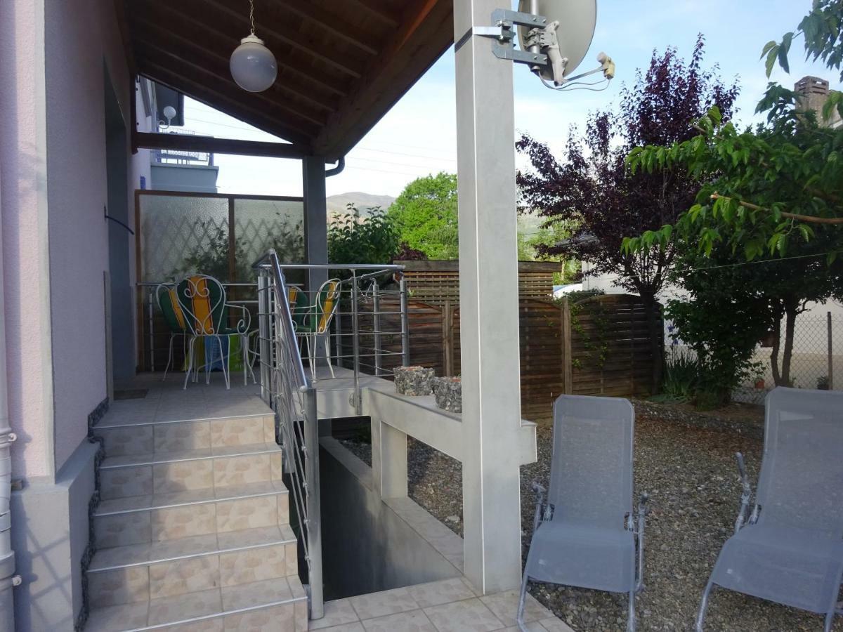 Aux Bons Thermes Apartment